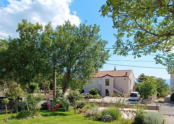 Olivia Casa de Férias Šmrika